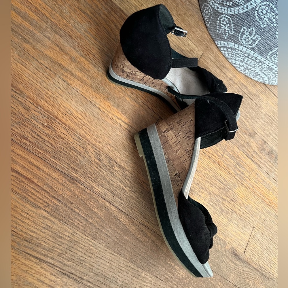 Old navy wedge heel 10